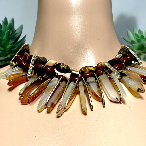 Beautiful Beaded Tortoise Necklace & Gold-Tone Set - Picture 10 of 16